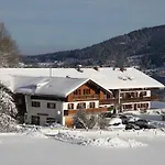 ファームステイ Gaestehaus Kleinbuch バート・ウィーゼ