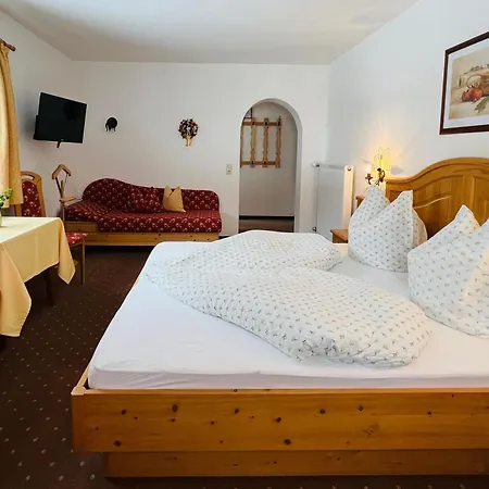 Gaestehaus Kleinbuch 팜스테이