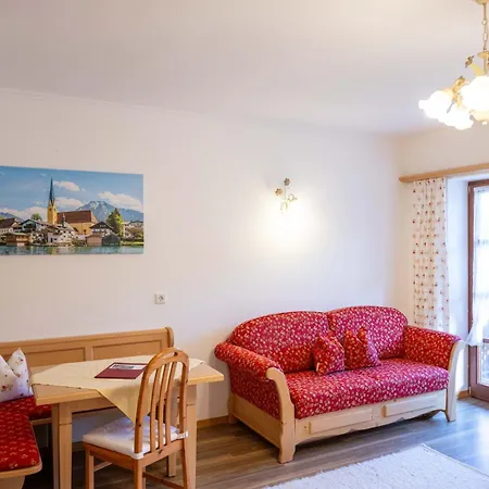 مزرعة للإقامة Gaestehaus Kleinbuch