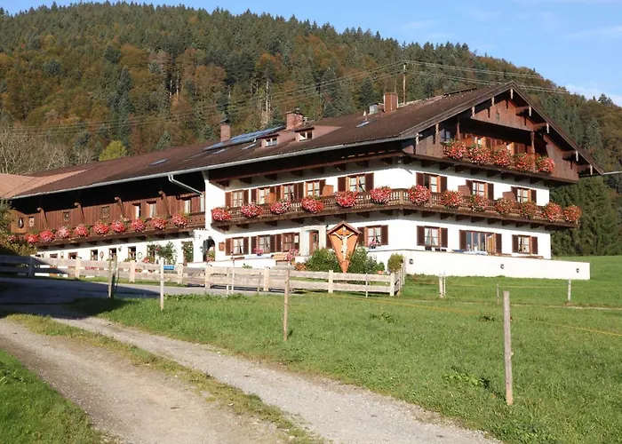 Gaestehaus Kleinbuch 팜스테이 *